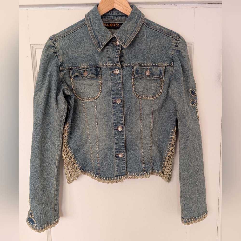 Stylish Blue Denim Jacket with Crohet Sleeves